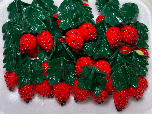 Small Size Realistic Texture Strawberry Refrigerator Magnet - Kitchen Decor, Detailed Fruit Ornament, Magnetic Cottagecore Accessory, Ideal Gift for Home Supplies Enthusiasts