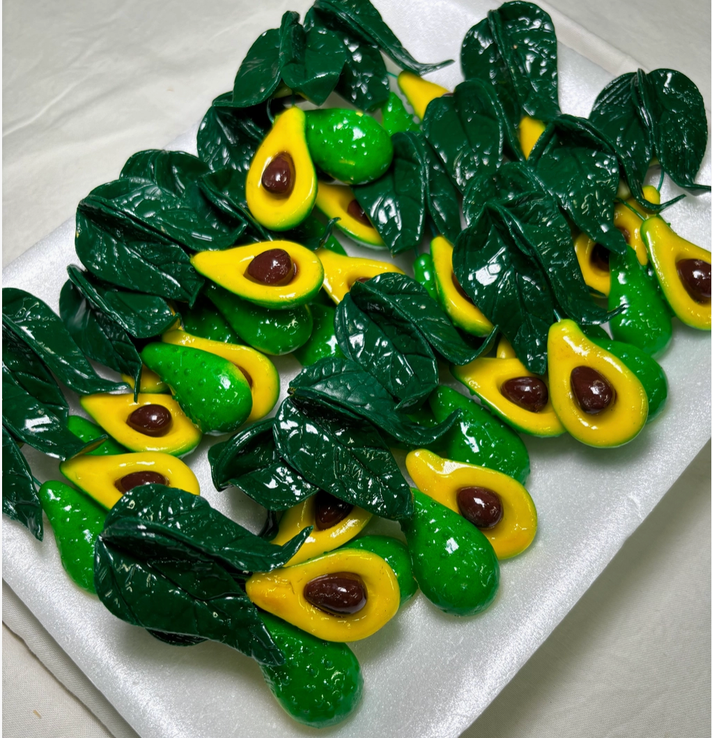 3D Avocado Refrigerator Magnet - Glossy Plastic, Magnetic Base, Cute Fruit Decoration, Kitchen Home Decor, Ideal Gift for Avocado Fans