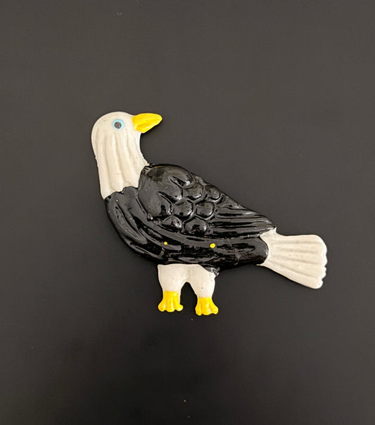 Realistic Bald Eagle Refrigerator Magnet - Patriotic American Bird Magnetic Decor for Kitchen, Glossy Home Decor Gift for Bird Lovers with Textured Wings
