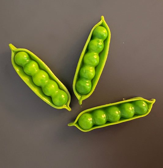 Realistic Green Pea Pod Refrigerator Magnet