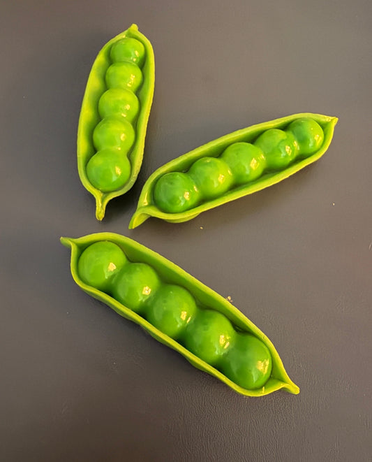 Realistic Green Pea Pod Refrigerator Magnet