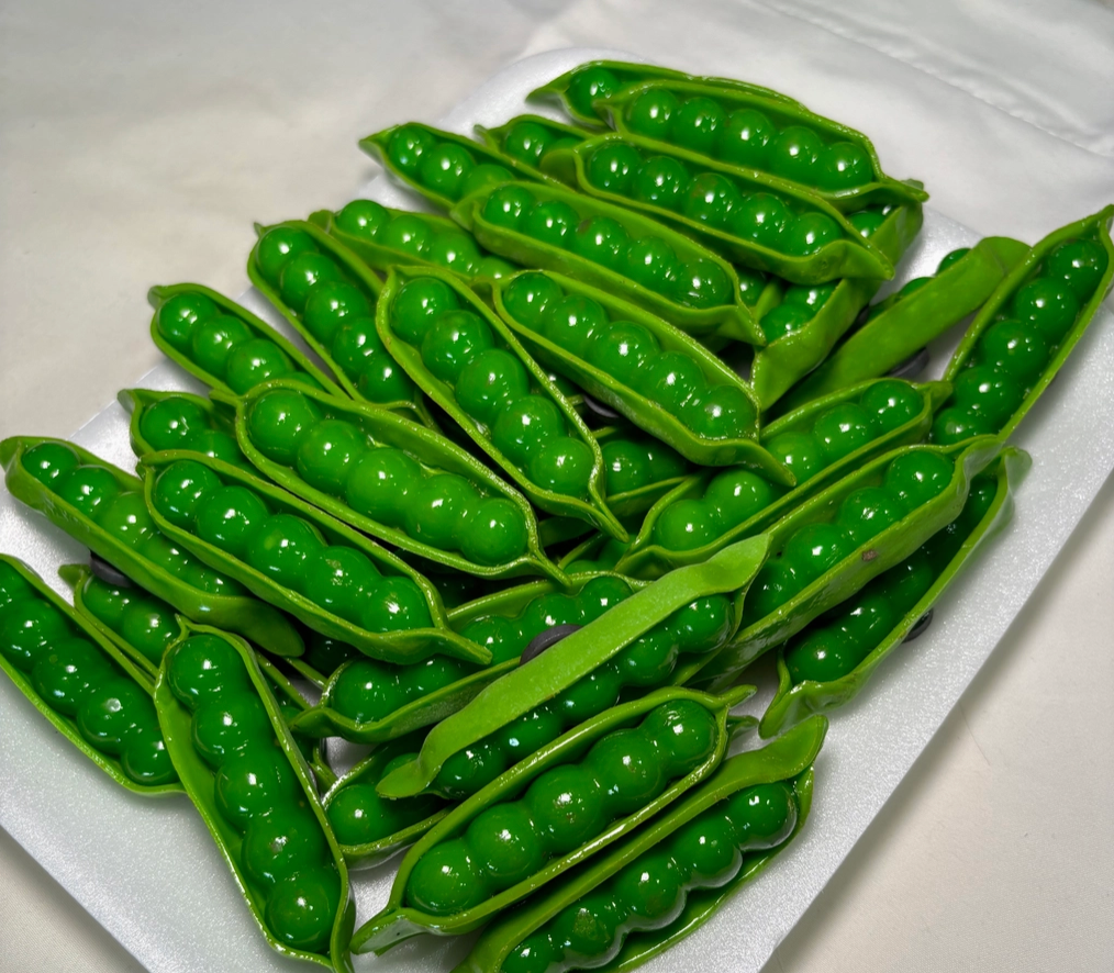 Realistic Green Pea Pod Refrigerator Magnet