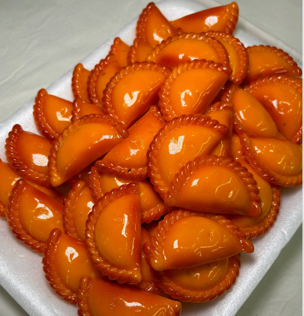 Mini Empanada Magnet – Realistic Food Refrigerator Décor
