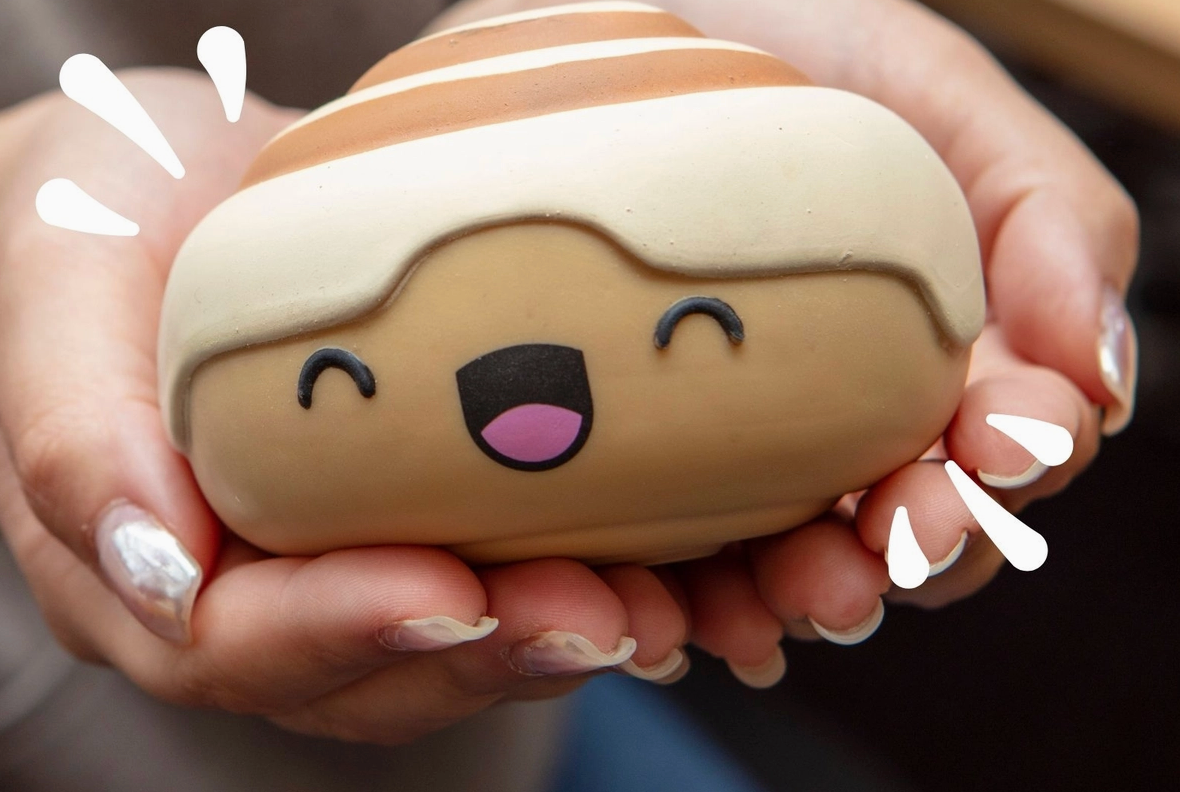 Cinnamon Roll Squishy Stress Relief Toy, Unisex Relaxation Item for Ages 4+, Classic Novelty Hobby Accessory