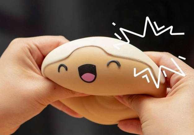Cinnamon Roll Squishy Stress Relief Toy, Unisex Relaxation Item for Ages 4+, Classic Novelty Hobby Accessory