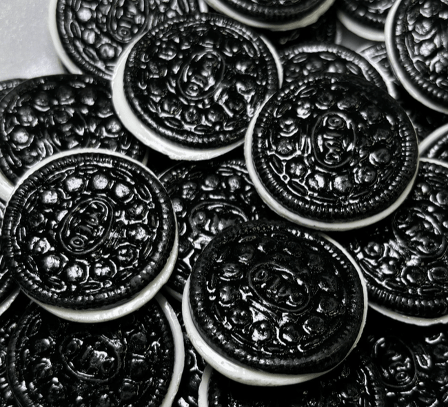 Realistic Oreo Sandwich Cookie Magnet - Hiitzchrissy's Eclectic Fun Finds