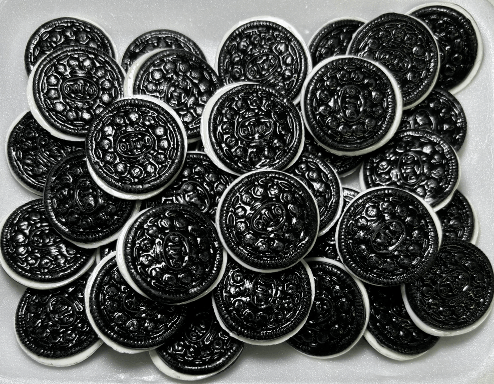 Realistic Oreo Sandwich Cookie Magnet - Hiitzchrissy's Eclectic Fun Finds
