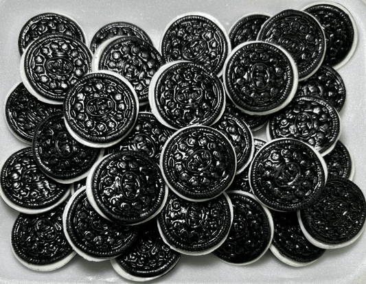 Realistic Oreo Sandwich Cookie Magnet - Hiitzchrissy's Eclectic Fun Finds
