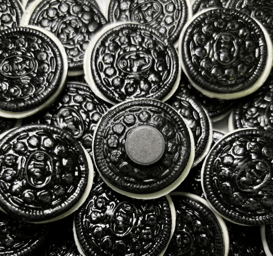 Realistic Oreo Sandwich Cookie Magnet - Hiitzchrissy's Eclectic Fun Finds